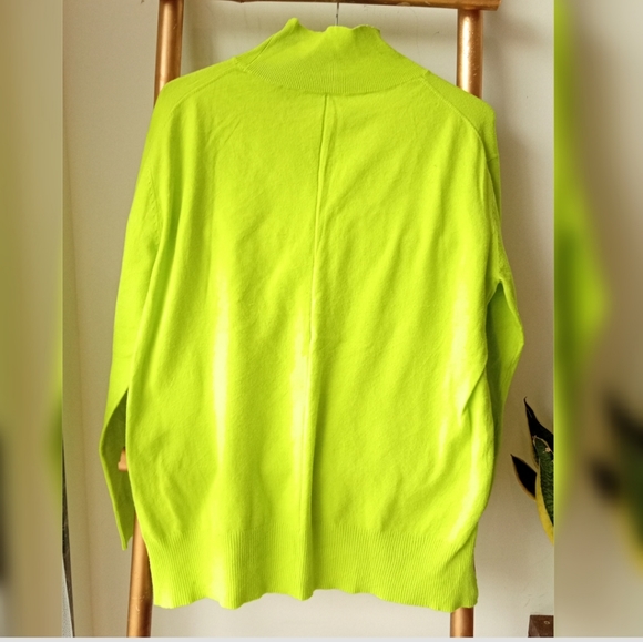 ❌❌sold❌❌Neon Green Boxy Knitted Sweater - Picture 2 of 9